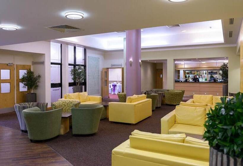 호텔 Cranfield Management Development Centre