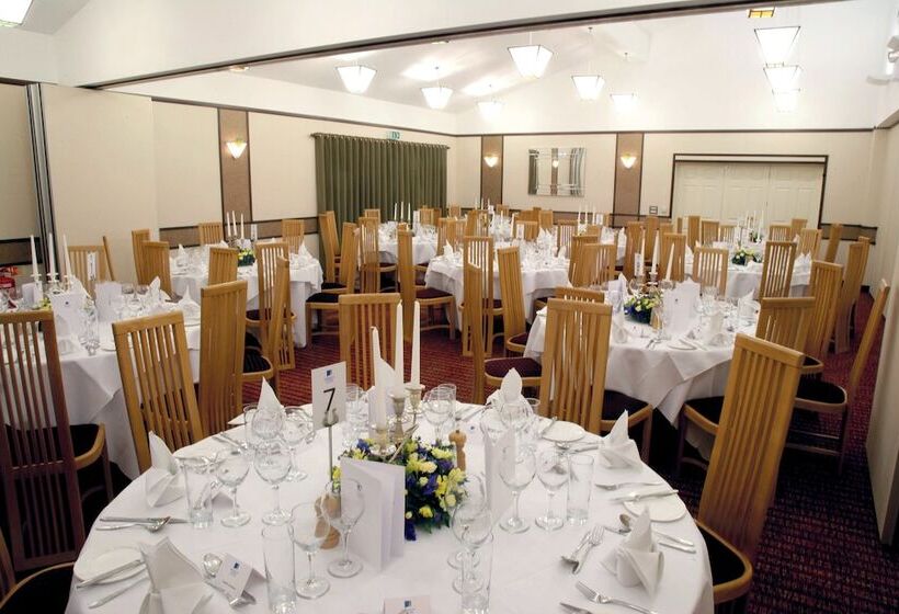 호텔 Cranfield Management Development Centre