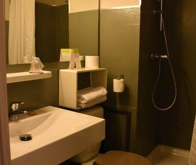 فندق De La Placette Barcelonnette