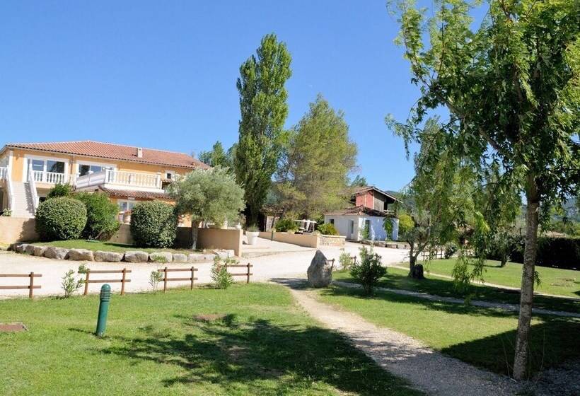 Отель Domaine Des Garrigues