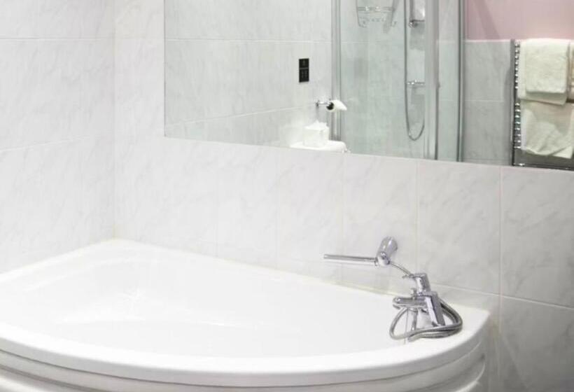 Отель East Beach