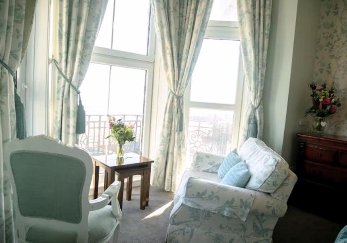 Отель East Beach