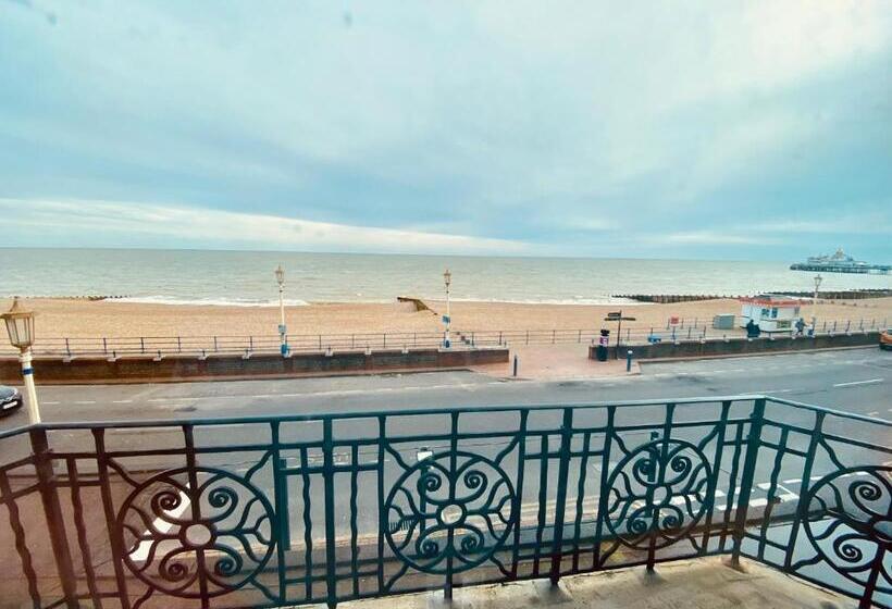 Отель East Beach