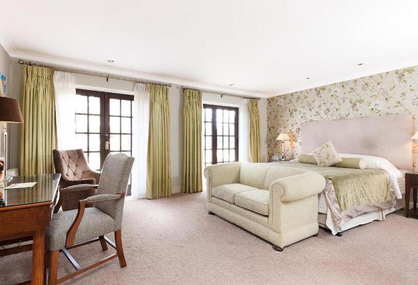 בית מלון כפרי Foxhills Club & Resort