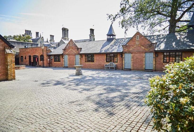 בית מלון כפרי Foxhills Club & Resort