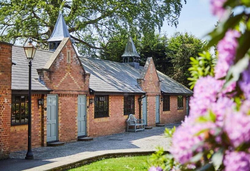 בית מלון כפרי Foxhills Club & Resort