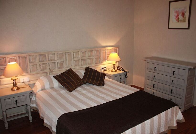 בית מלון כפרי Grand Hôtel De La Reine Amélie