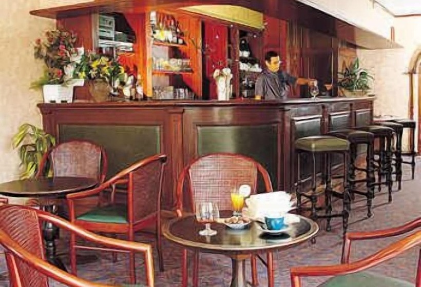 בית מלון כפרי Grand Hôtel De La Reine Amélie
