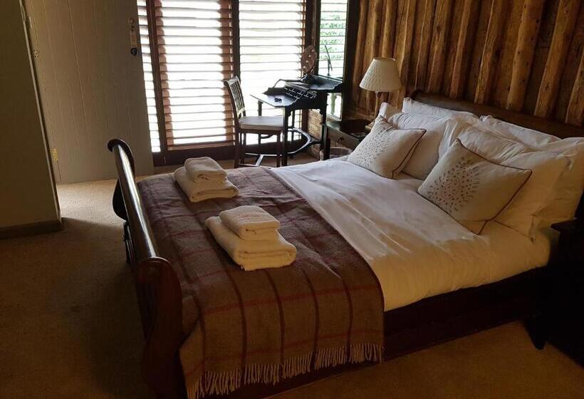 Отель Halfway Bridge