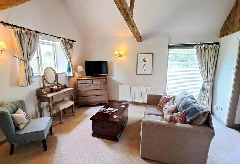 Отель Halfway Bridge