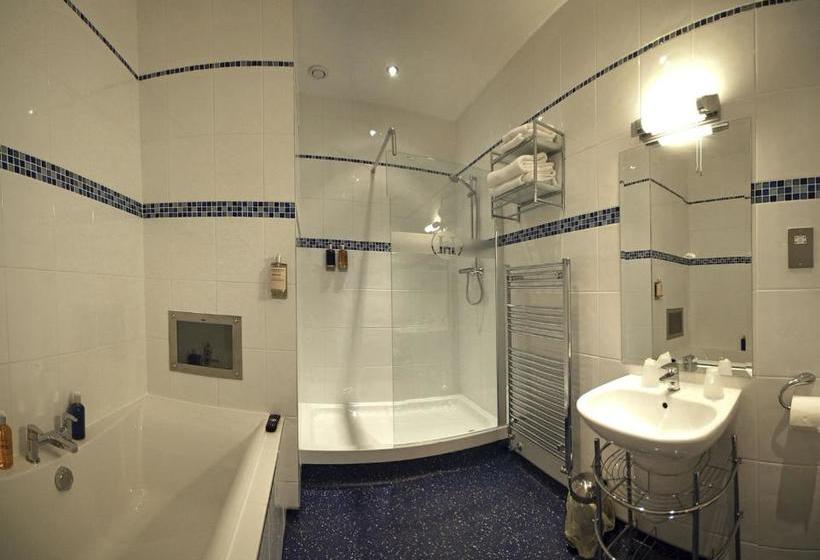 Отель Holland Hall