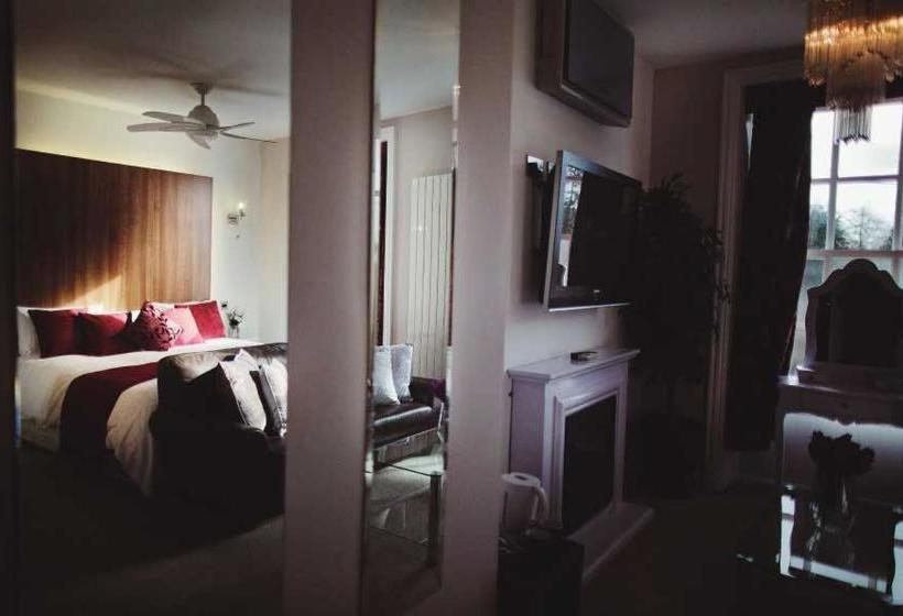 Отель Holland Hall