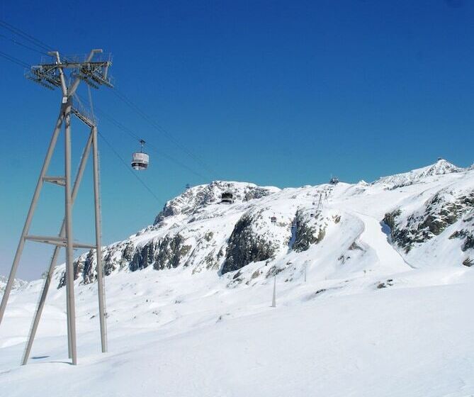 فندق Hôtel Le Cassini