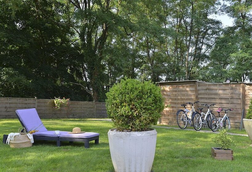 Logis Hotel Le Prieure