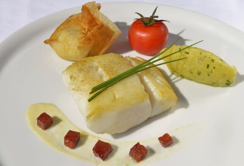 Logis Hotel Le Prieure