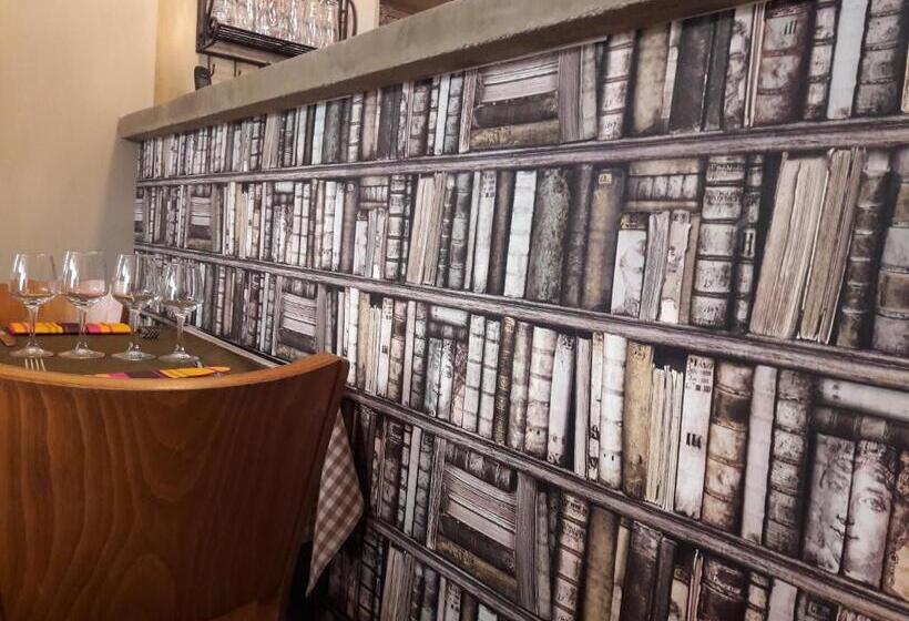 فندق Hôtel Restaurant Chez Carrière