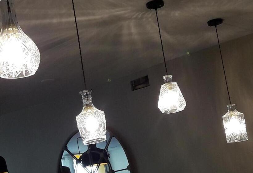 فندق Hôtel Restaurant Chez Carrière