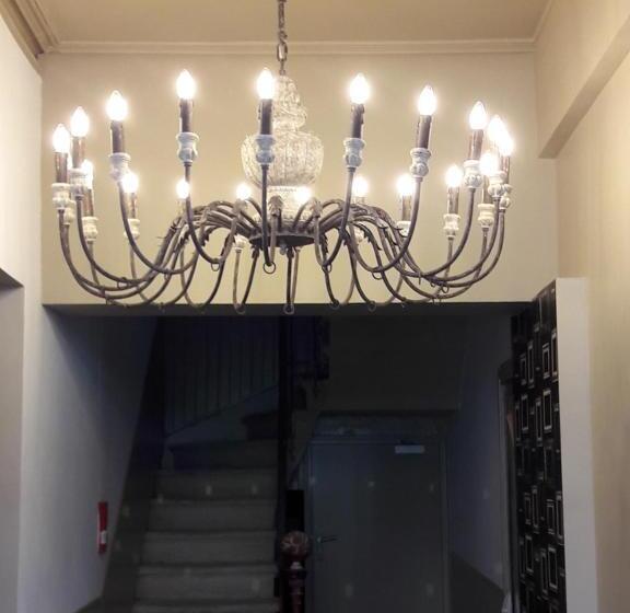 فندق Hôtel Restaurant Chez Carrière