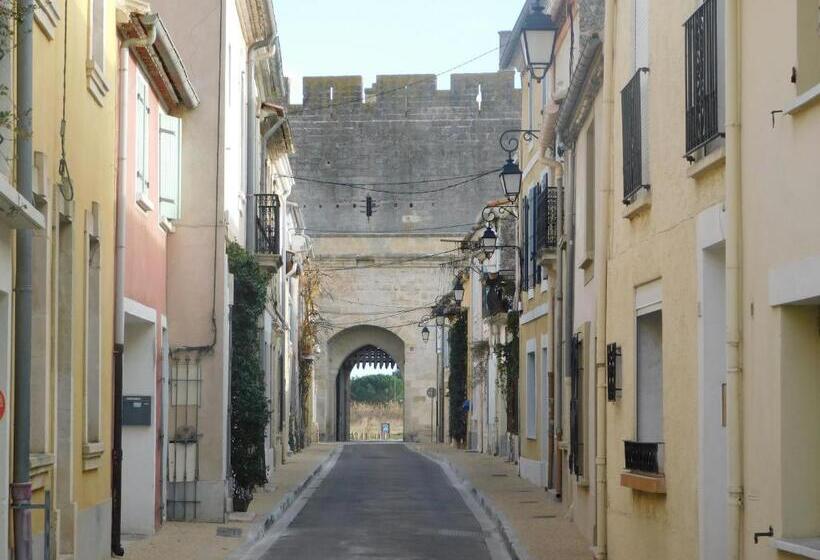 فندق Hôtel Restaurant Chez Carrière