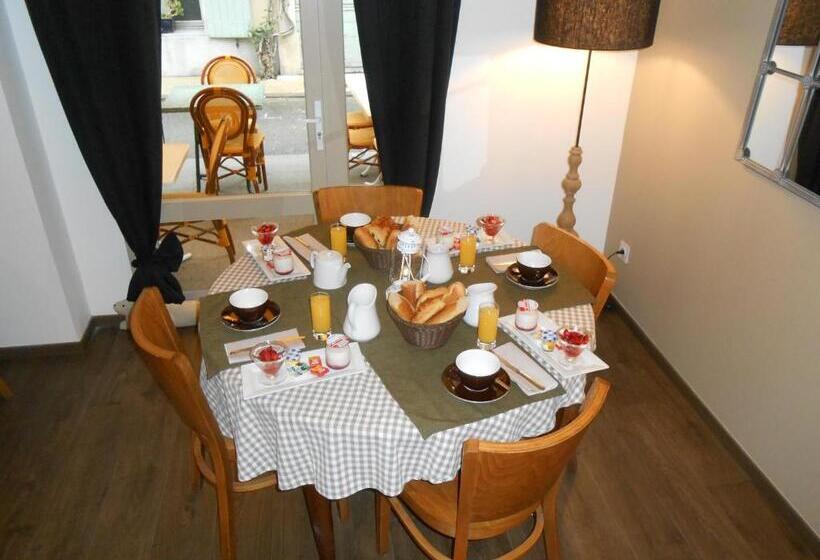 فندق Hôtel Restaurant Chez Carrière