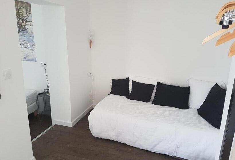 فندق Hôtel Restaurant Chez Carrière