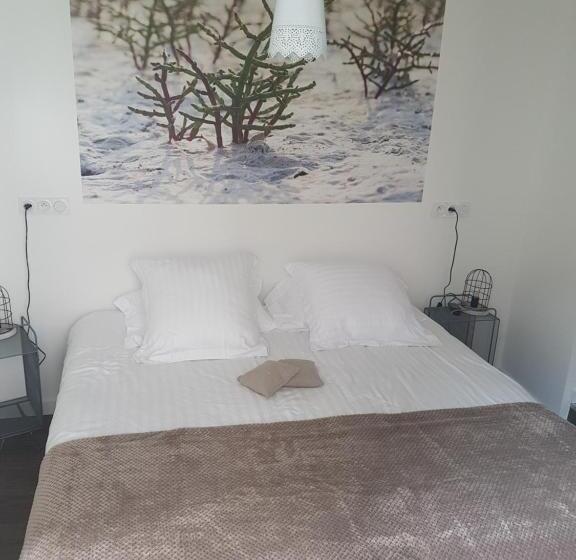 فندق Hôtel Restaurant Chez Carrière