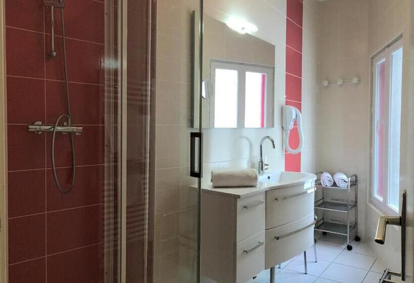 בית מלון כפרי Hôtel Restaurant Le Grillon