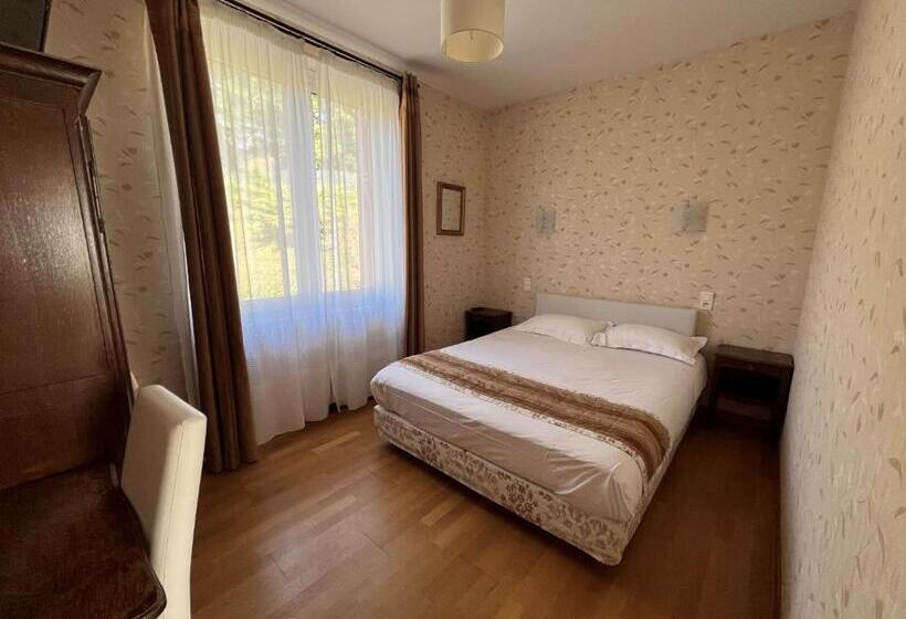 בית מלון כפרי Hôtel Restaurant Le Grillon