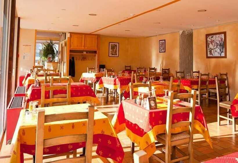 בית מלון כפרי Hôtel Restaurant Les Alpins