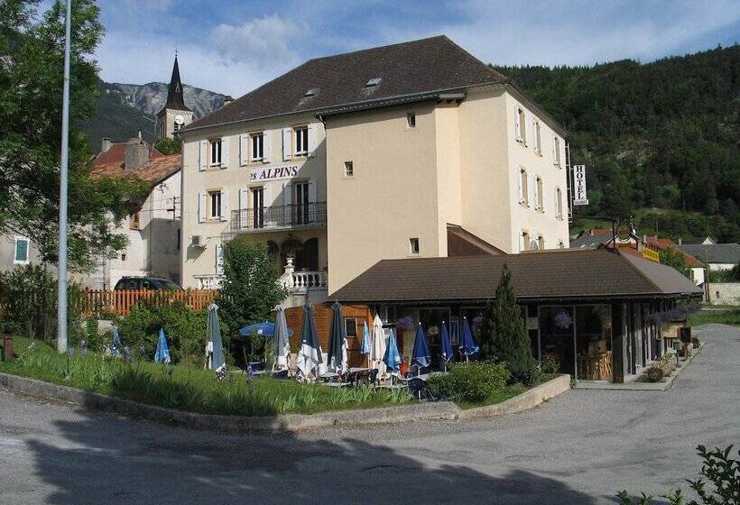 בית מלון כפרי Hôtel Restaurant Les Alpins