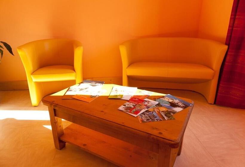 בית מלון כפרי Hôtel Restaurant Les Alpins