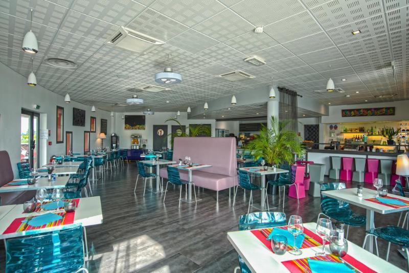 Отель Ibis Styles Pertuis Portes Du Luberon