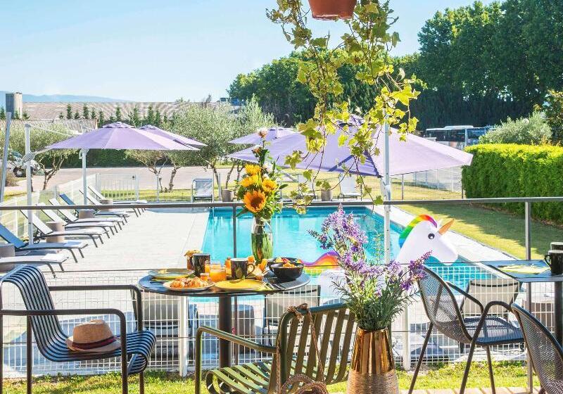 Отель Ibis Styles Pertuis Portes Du Luberon