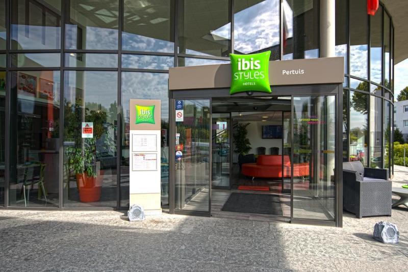 Отель Ibis Styles Pertuis Portes Du Luberon