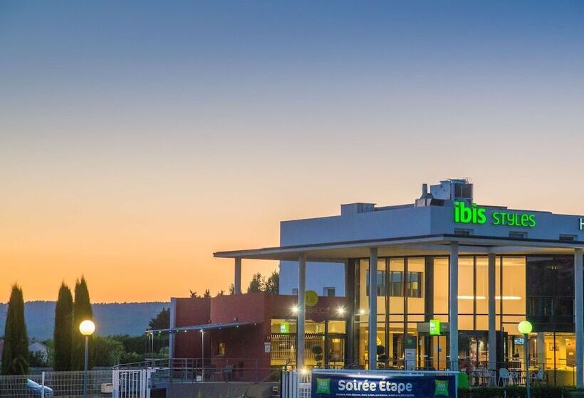 Отель Ibis Styles Pertuis Portes Du Luberon