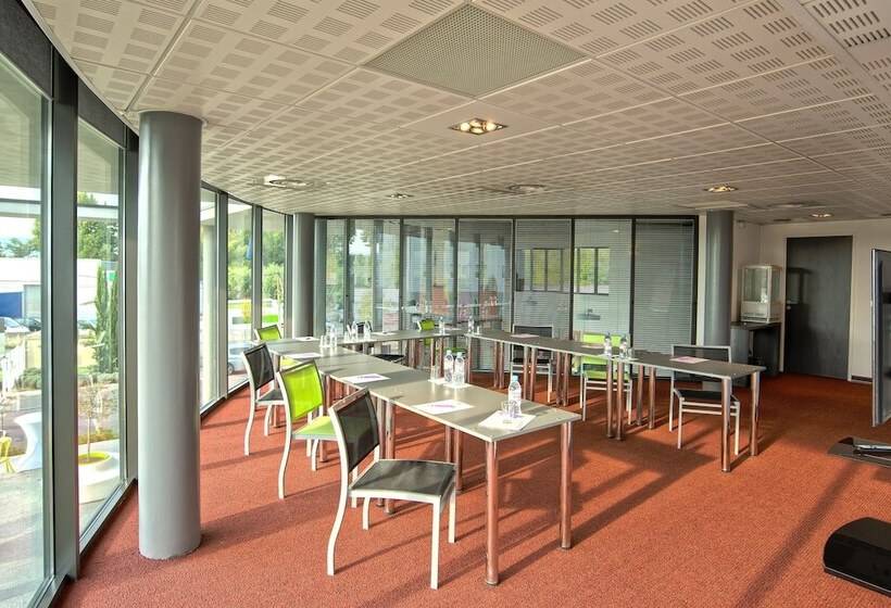 Отель Ibis Styles Pertuis Portes Du Luberon