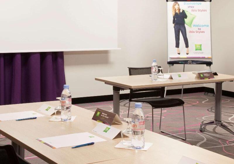 בית מלון כפרי Ibis Styles Romans Valence Gare Tgv