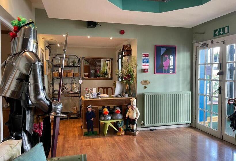 فندق Knights Court