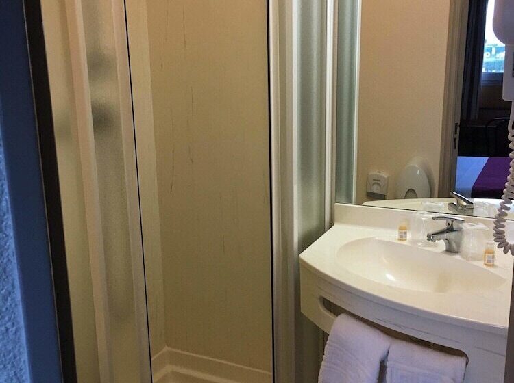 ホテル Kyriad Direct Orleans Nord Cap Saran