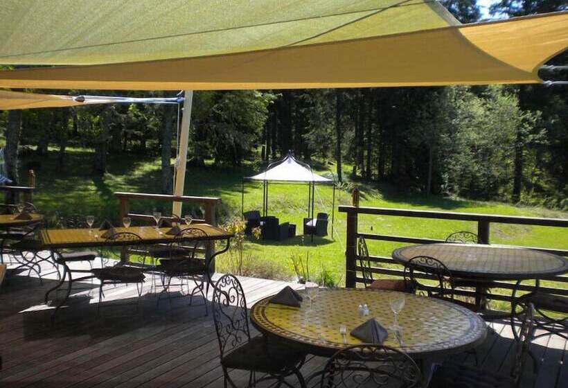 Отель Auberge De La Croix Perrin