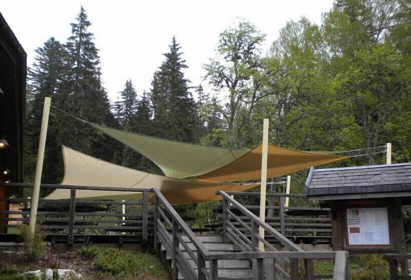 Отель Auberge De La Croix Perrin