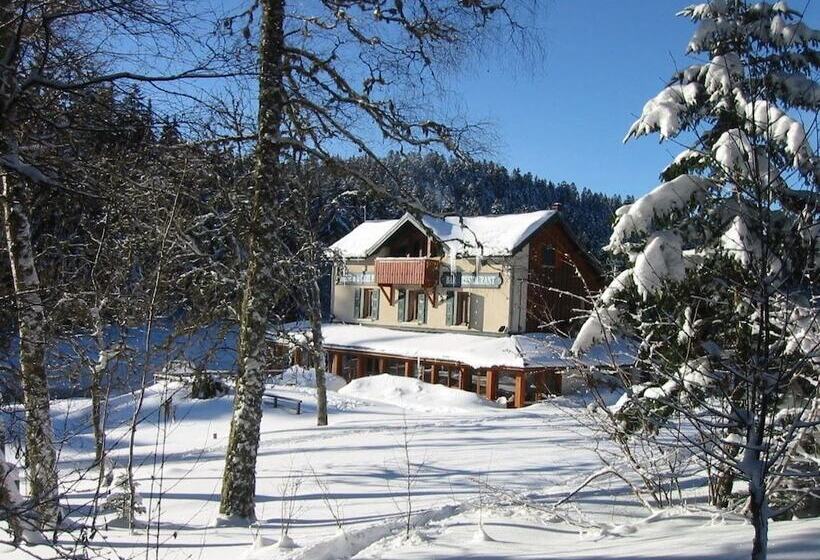 Отель Auberge De La Croix Perrin