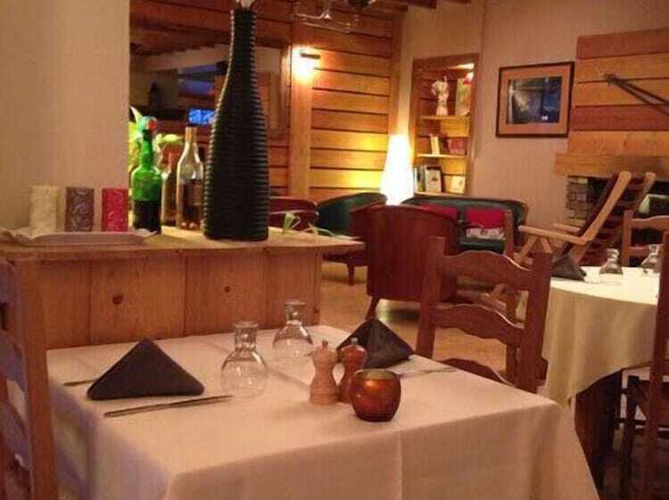 Отель Auberge De La Croix Perrin