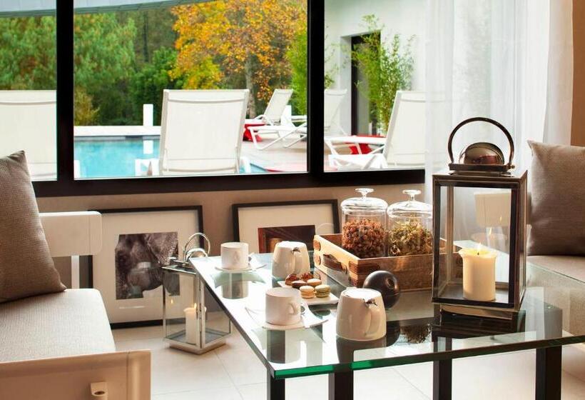 ホテル L Aubinière Hôtel Restaurant & Spa