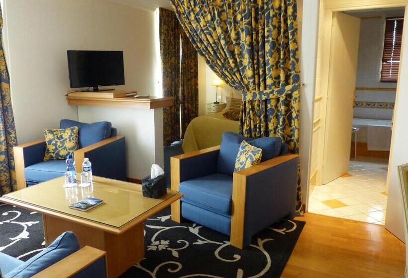 ホテル L Aubinière Hôtel Restaurant & Spa