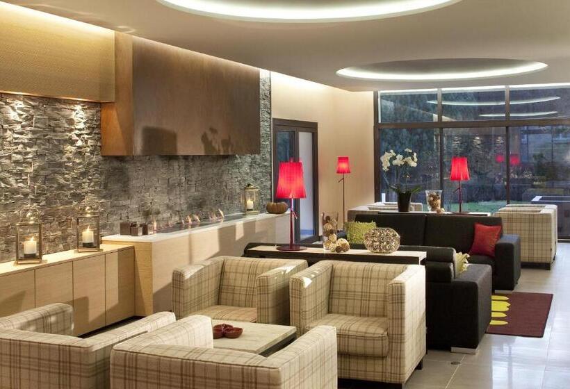 ホテル L Aubinière Hôtel Restaurant & Spa