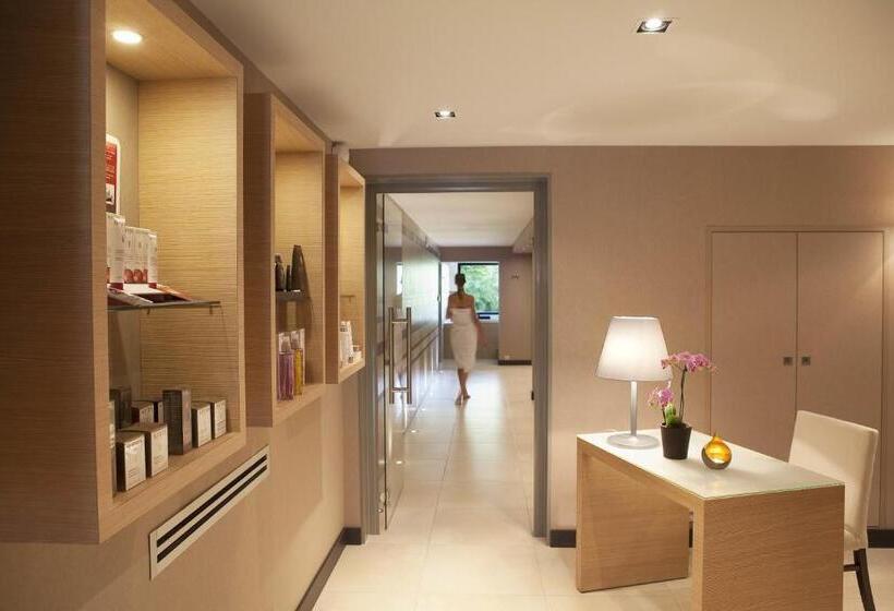 ホテル L Aubinière Hôtel Restaurant & Spa