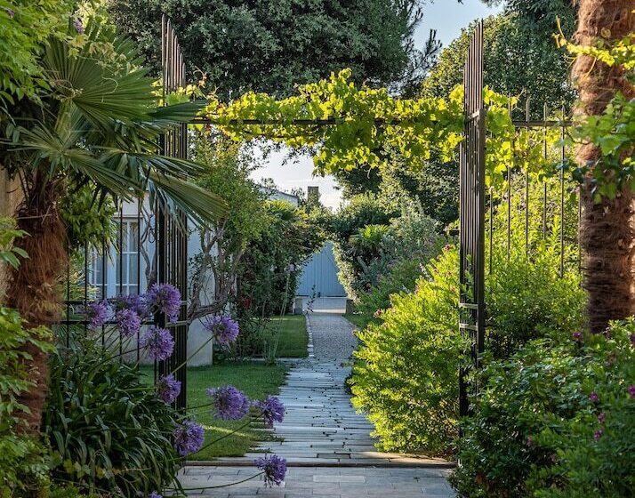 Отель La Baronnie Hôtel & Spa   Teritoria