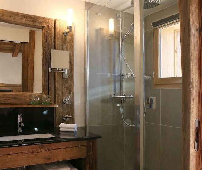 Отель La Bouitte Hôtel Relais & Châteaux