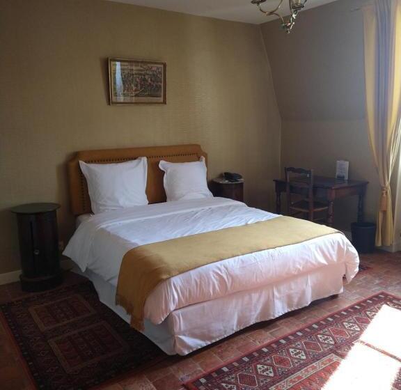 Отель La Croix De Vernuche